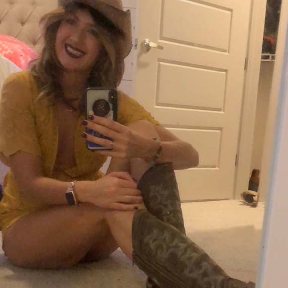 Yellow romper - Picture 3 of 3